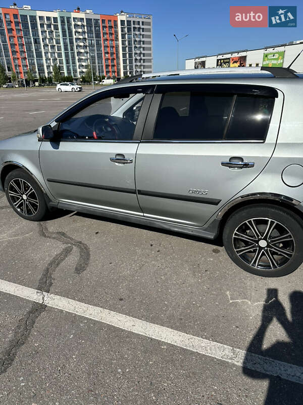 Хэтчбек Geely MK Cross 2012 в Киеве