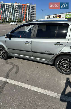 Хетчбек Geely MK Cross 2012 в 