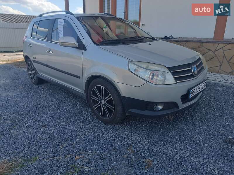 Хэтчбек Geely MK Cross 2012 в Шумске