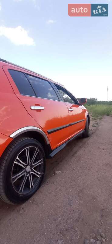 Хэтчбек Geely MK Cross 2013 в Южноукраинске