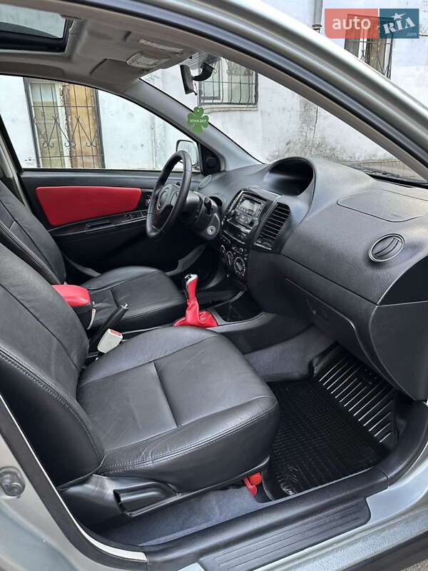 Хэтчбек Geely MK Cross 2013 в Кривом Роге