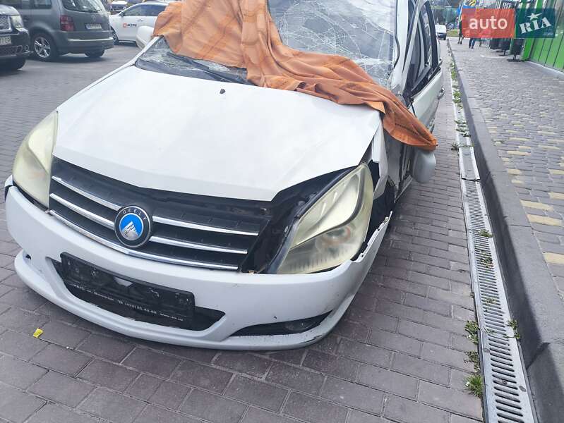 Хетчбек Geely MK Cross 2012 в 