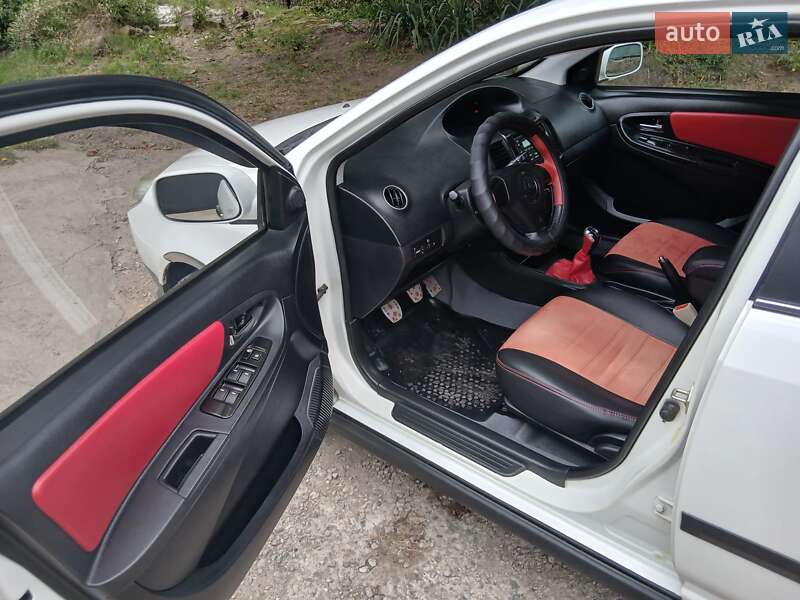 Хэтчбек Geely MK Cross 2014 в Запорожье