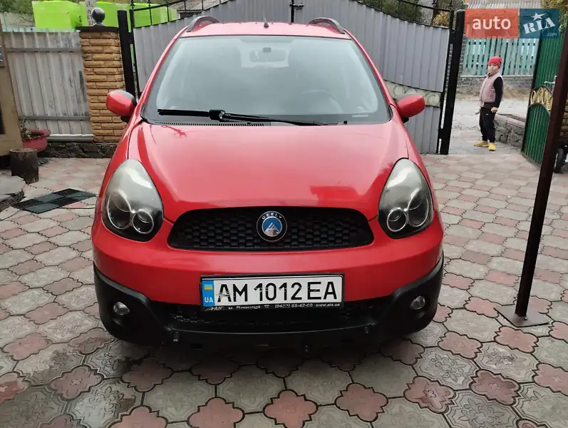 Geely MK Cross 2013