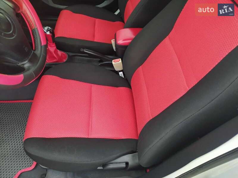 Хетчбек Geely MK Cross 2013 в Диканьці фото 18 Хетчбек Geely MK Cross 2013 в Диканьці