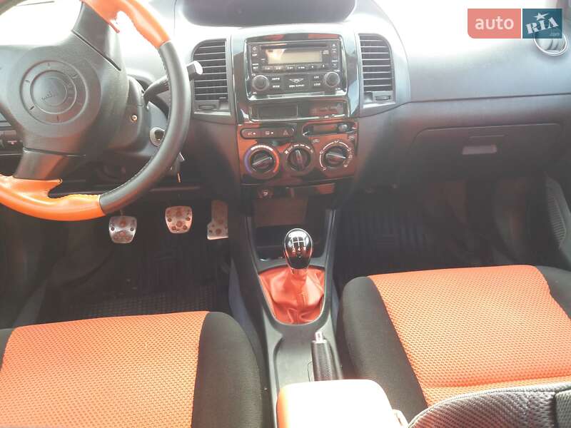 Хетчбек Geely MK Cross 2014 в Монастириській