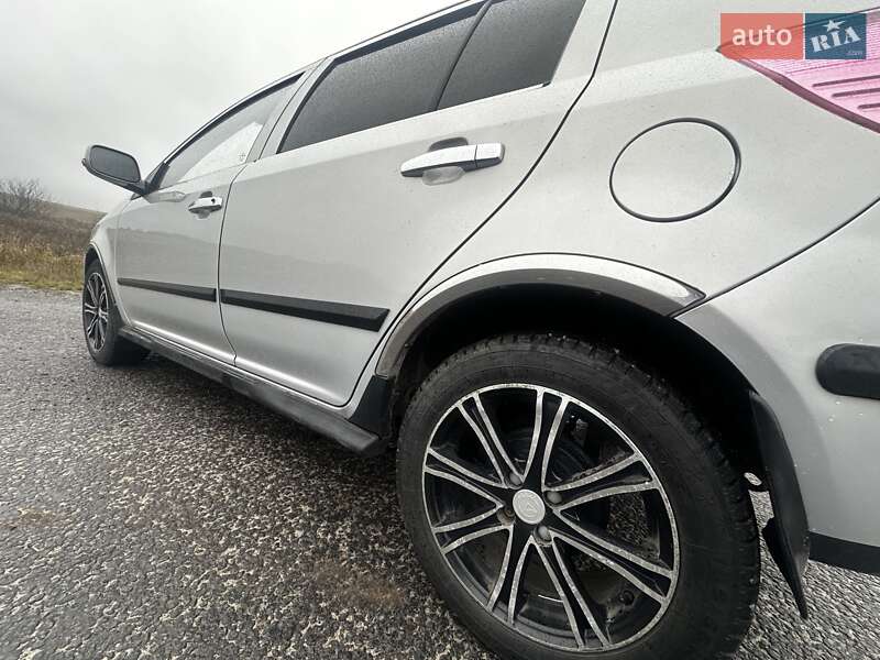 Хэтчбек Geely MK Cross 2013 в Любаре