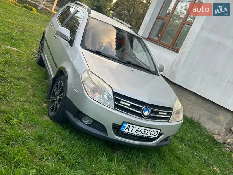 Geely MK Cross