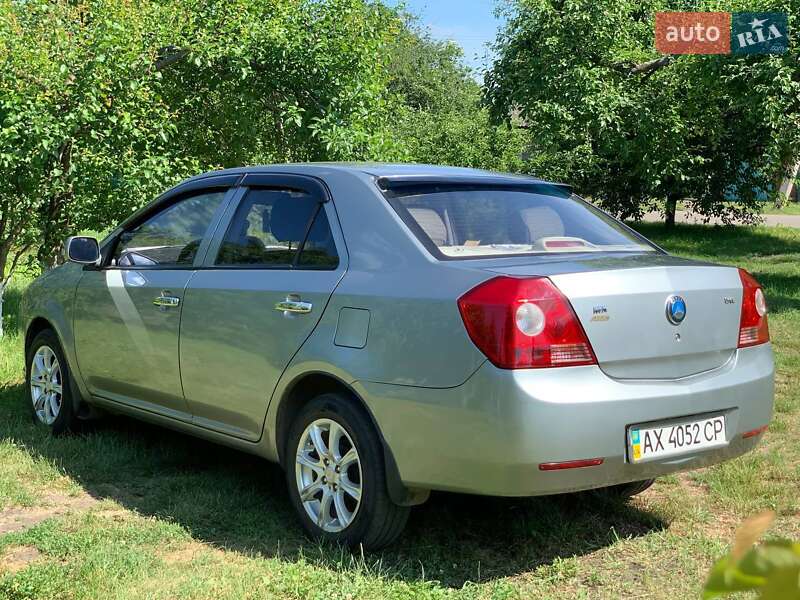 Седан Geely MK 2012 в Валках
