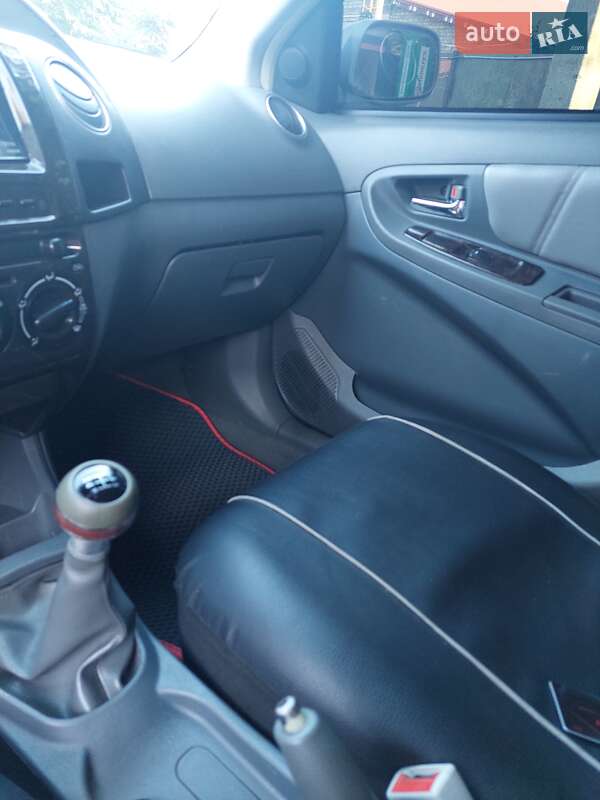 Geely MK 2011