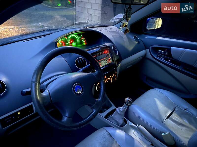 Седан Geely MK 2010 в Вараше