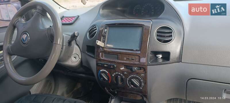 Седан Geely MK 2009 в Вараші