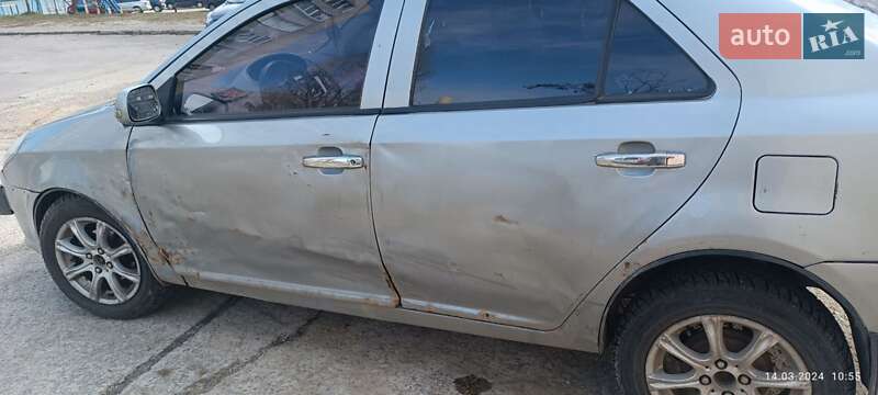 Седан Geely MK 2009 в Вараші