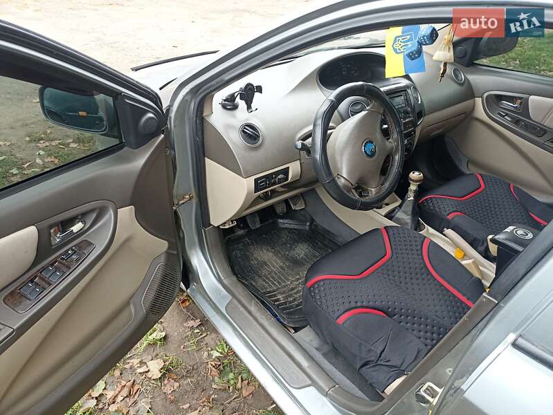 Седан Geely MK 2010 в Деражне