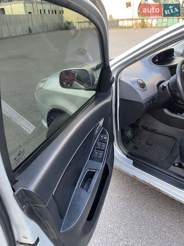 Седан Geely MK 2012 в Кривому Розі