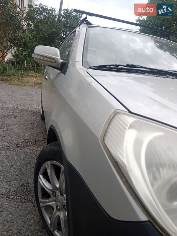 Седан Geely MK 2011 в Стрию
