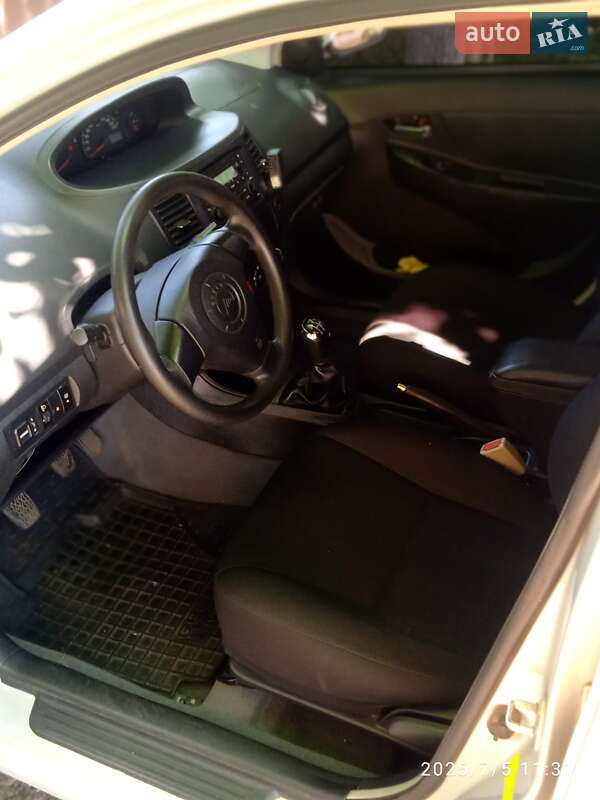 Седан Geely MK 2013 в Пирятині