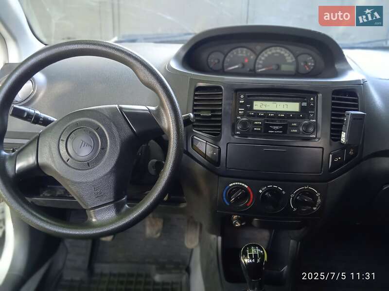 Седан Geely MK 2013 в Пирятині