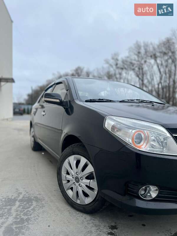 Седан Geely MK 2014 в Вараше фото 4 Седан Geely MK 2014 в Вараше