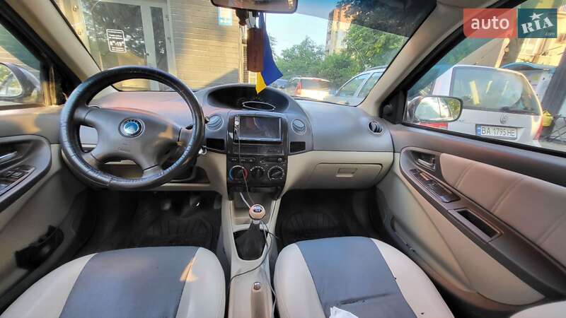 Седан Geely MK 2010 в Мар'янському