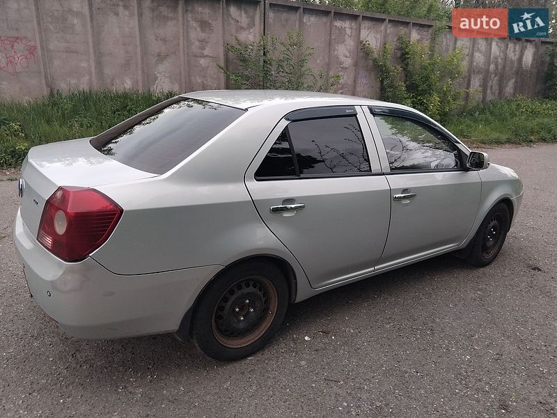 Седан Geely MK 2011 в Смілі