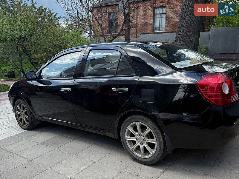Седан Geely MK 2013 в Южном