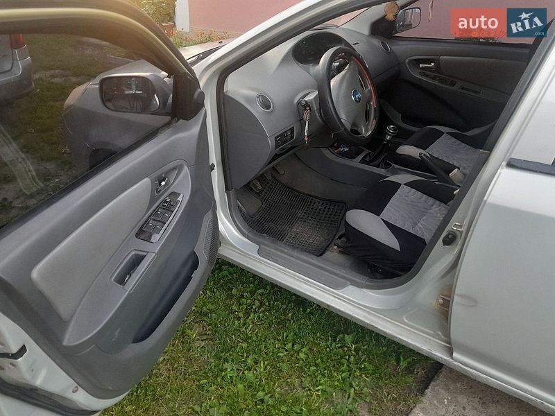 Седан Geely MK 2008 в Гвіздці