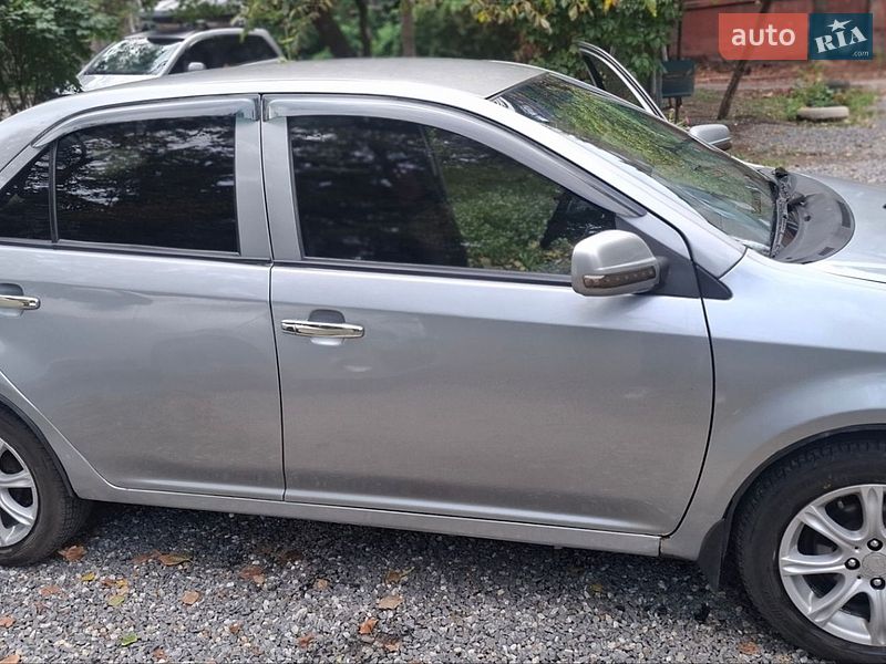 Седан Geely MK 2012 в Кривом Роге фото 3 Седан Geely MK 2012 в Кривом Роге