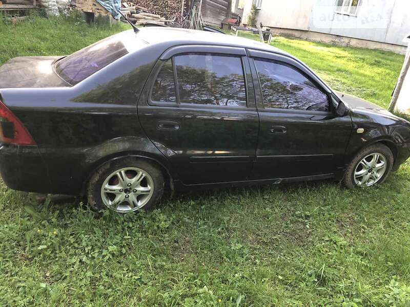 Седан Geely MR 2008 в Долині