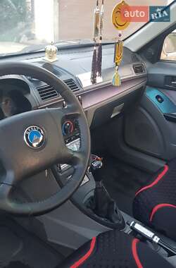 Хэтчбек Geely MR 2008 в Черновцах