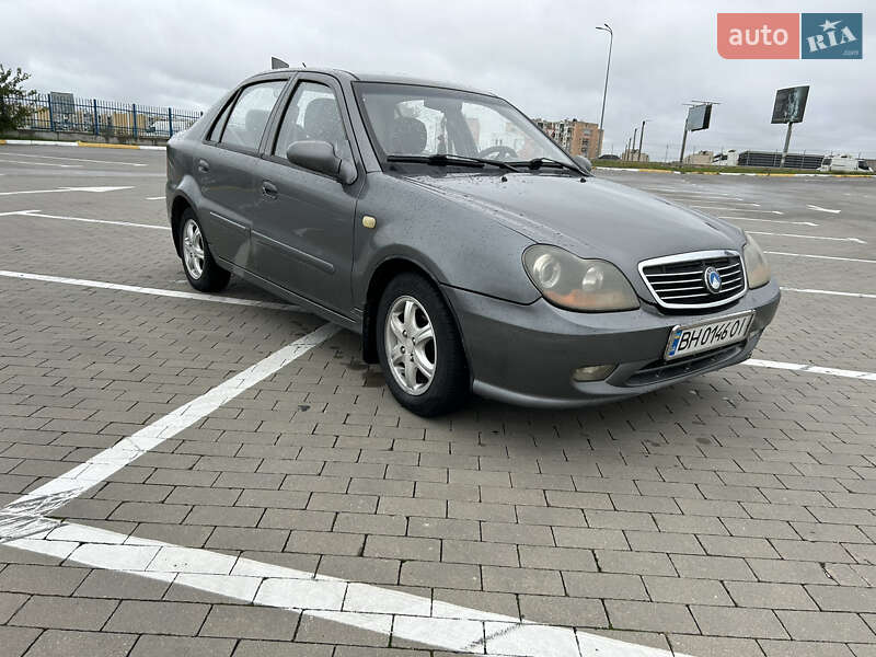 Хэтчбек Geely MR 2008 в Авангарде