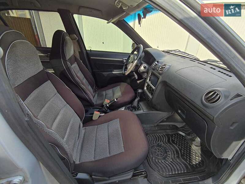 Седан Geely MR 2009 в Львові