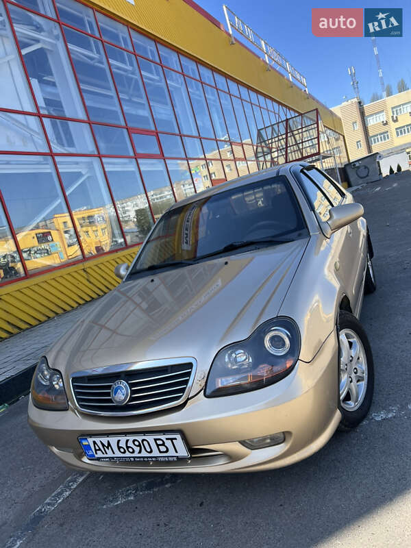 Хэтчбек Geely MR 2008 в 