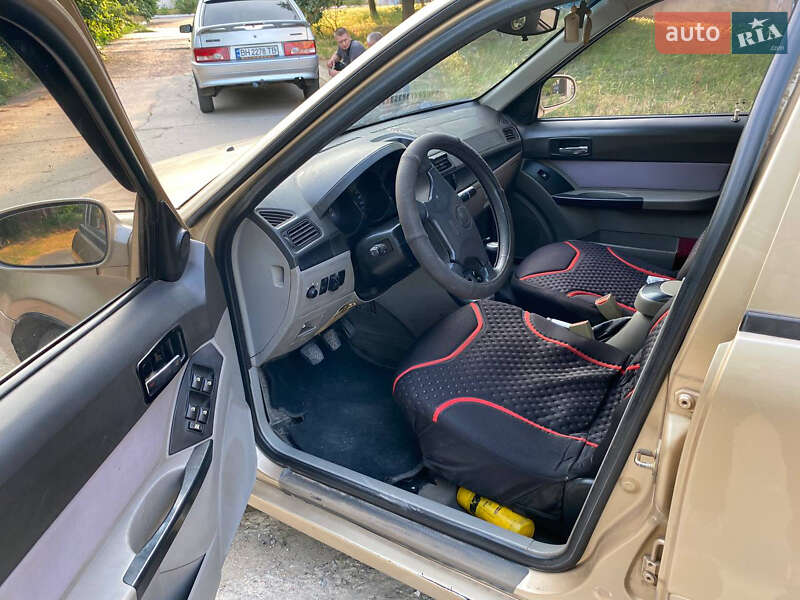 Хэтчбек Geely MR 2008 в Николаеве