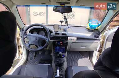 Хэтчбек Geely MR 2008 в 