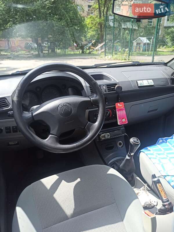 Хэтчбек Geely MR 2008 в Ровно
