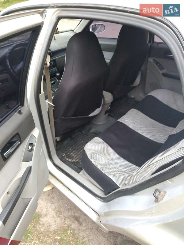 Хэтчбек Geely MR 2008 в Чернигове