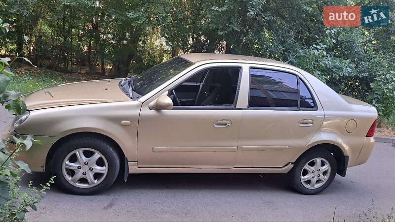 Хэтчбек Geely MR 2008 в Ужгороде