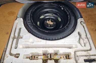 Хэтчбек Geely MR 2009 в 
