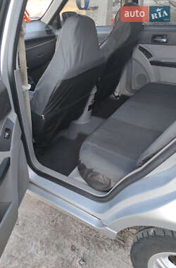 Хэтчбек Geely MR 2008 в 