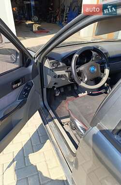 Хэтчбек Geely MR 2008 в 