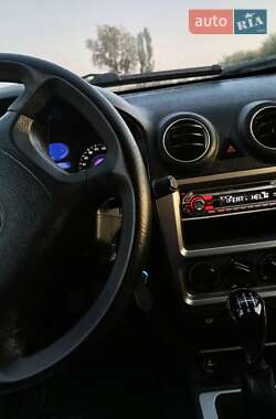 Седан Geely MR 2013 в 