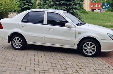 Хетчбек Geely MR 2009 в 