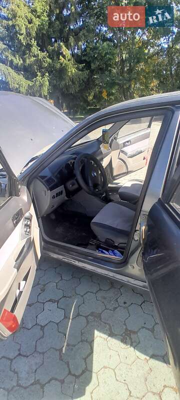 Хэтчбек Geely MR 2008 в Дубно