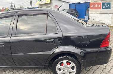 Седан Geely MR 2011 в 