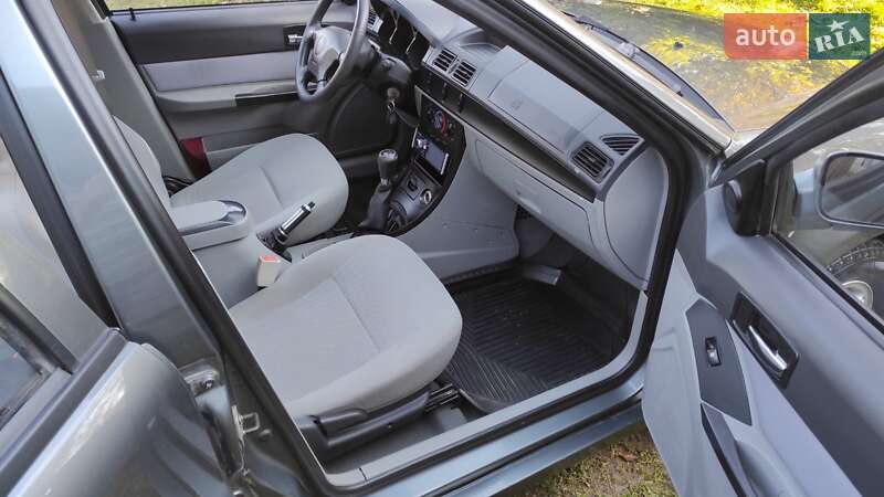 Хетчбек Geely MR 2008 в Рівному фото 12 Хетчбек Geely MR 2008 в Рівному