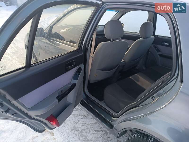 Седан Geely MR 2007 в Деражне