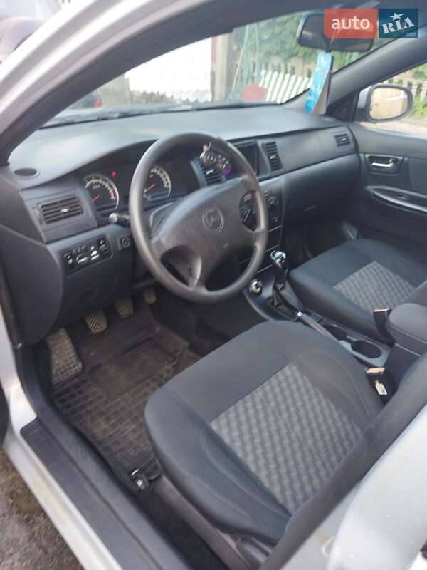Седан Geely SL 2011 в Бабинцам