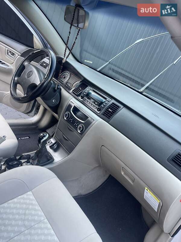 Седан Geely SL 2011 в Стрию