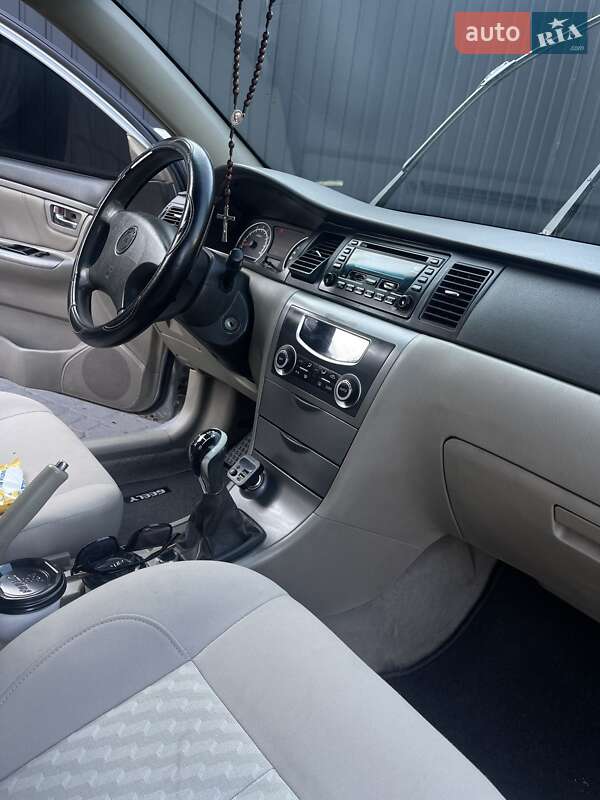 Седан Geely SL 2011 в Стрию